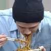 idol makan jajangmyeon