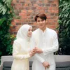Rizky Billar pakai baju putih