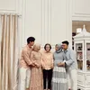 Rey Mbayang foto keluarga