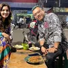 seleb makan di warung kaki lima, seleb makan kaki lima