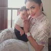 Krisdayanti Momong Baby Ameena