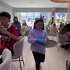 Arsy Hermansyah Jadi Pramusaji