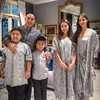 Nia Ramadhani Bersama Keluarga