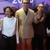 Nicholas Saputra bersama Mira dan Riri