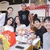 Nicole Rossi foto bareng teman di momen ultah