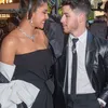 Tatapan Cinta Priyanka Chopra dan Nick Jonas