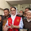 Nikita Mirzani Menjawab Pertanyaan Wartawan