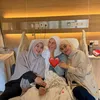 Nina Zatulini usai melahirkan