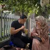 seleb makan di warung, seleb makan minum di warung