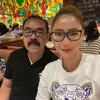 Potret Inul dan suami treatment bareng.