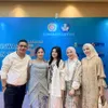 Okie Agustina &amp; Okie Agustina di wisuda Shakiena Azalea