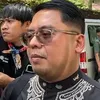 Alle di Depan Awak Media