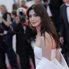 Anne Hathaway Cannes Red Carpet Cantik