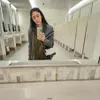 Dian Sastro mirror selfie Android