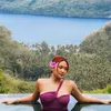 Potret Marion  Jola Liburan di Nusa Penida