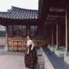 Min Hyo Rin Pakai Hanbok
