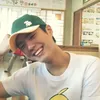 Park Bo Gum Makan di Restoran