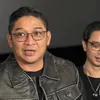 Pasha Ungu pakai jaket hitam