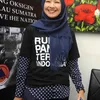 pendidikan selebriti, selebriti yang berkuliah, selebriti yang punya gelar sarjana hukum