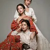 Pemotretan Bunga Zaina, Ririn Dwi Aryanti, dan Rini Yulianti