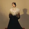pemotretan Isyana Sarasvati bak ratu