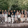 Pemotretan Sederhana Keluarga Aburizal Bakrie Bareng Anak Cucu