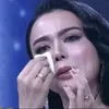 Wika Salim Meneteskan Air Mata Lihat Valen Tampil