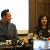 Agus Yudhoyono didampingi seorang wanita