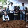 Suasana Pemakaman Totok Sardjan