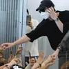 Perbedaan Fans Artis Korea dan Thailand Saat Menunggu Para Idolanya di Bandara