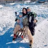 Jennifer Bachdim liburan jerman hot mom momong anak 