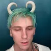 7 Potret Machine Gun Kelly Pada Ajang American Music Awards 2021 Mendapat Penghargaan Favorite Rock 