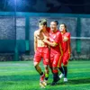 Foto Rizky Billar pamer otot perut.