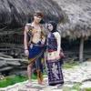 Foto Rizky Billar pamer otot perut.
