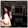 Selfie Hamil Kim Kardashian