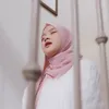 Nissa Sabyan pakai hijab pink