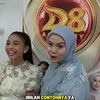 Selfi Yamma dan Syaqirah Tertawa Lepas