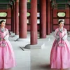 Seleb cantik pakai hanbok