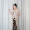 Wulan Guritno Pakai Rok Belahan Tinggi