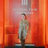 Wulan Guritno Pakai Batik dan Kebaya