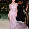  Phoebe Dynevor