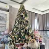 Pohon Natal di Rumah Lisa BLACKPINK