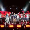 keseruan panggung 2NE1
