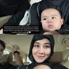 Aaliyah Massaid dan Thariq ajak Arash umrah