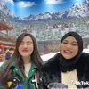 Potret Aaliyah Massaid Pakai Jaket Thariq Halilintar