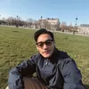 Afgan selfie dengan background gedung di Paris