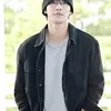 Ahn Hyo Seop pakai jaket