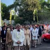 Aska Uyun pakai baju pengantin
