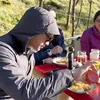 Potret Anang Ashanty Ajak Keluarga Ngopi Cantik di Bukit Sikunir