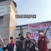 Andovi da Lopez dan Jovial da Lopez Orasi depan Gedung DPR